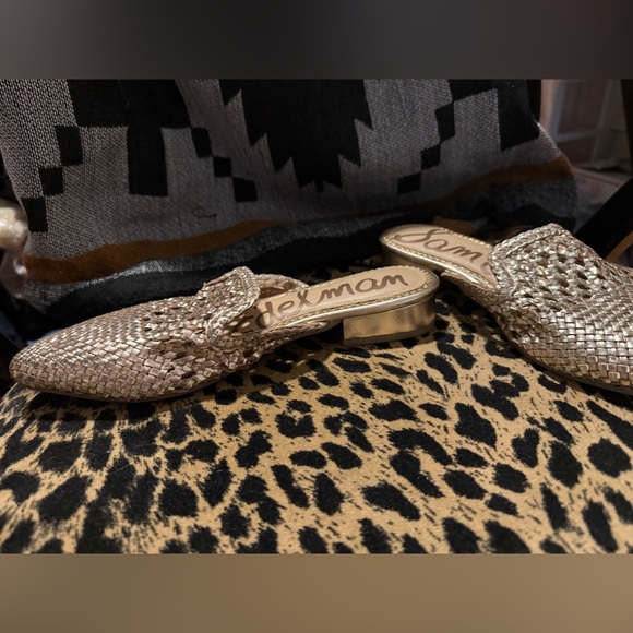 NWT Sam Edelman Tan and Gold Woven Flats - Picture 2 of 7